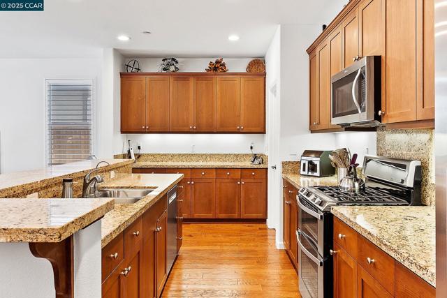 38 Outrigger Way, Discovery Bay CA: https://media.crmls.org/mediaz/328440bc-4996-4164-a144-65d3de824b00.jpg