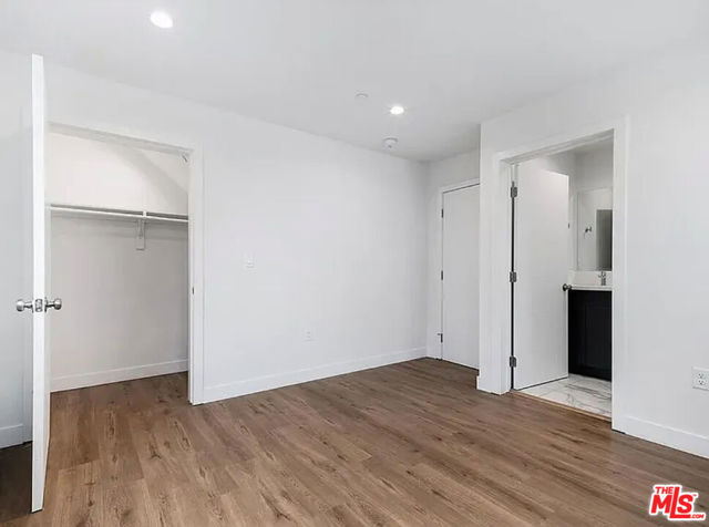 334 1/2 N Alexandria, Los Angeles CA: https://media.crmls.org/mediaz/3284a3a7-4137-4ba6-874a-d72efb706809.jpg