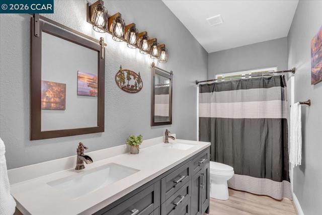 Image 21 of 33 For 19388 Bonanza King Dr