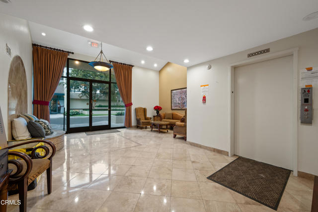Detail Gallery Image 6 of 32 For 4041 via Marisol #112,  Los Angeles,  CA 90042 - 1 Beds | 1 Baths