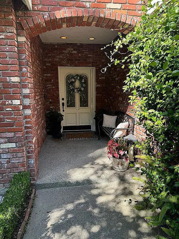 Image 1 of 41 For 288 Canadian Avenue