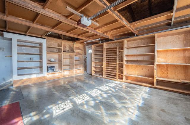 1527 Atherton Way, Salinas CA: https://media.crmls.org/mediaz/32879264-33bc-4ea5-831e-e1dcbcb4de1b.jpg