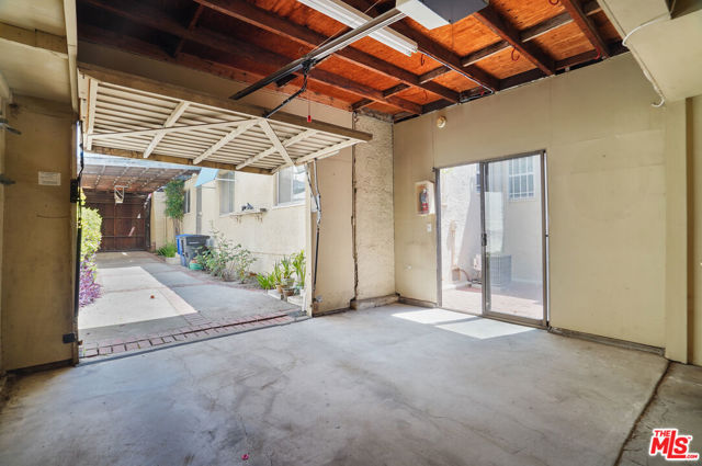 8830 Rangely Avenue, West Hollywood, California 90048, ,Multi-Family,For Sale,Rangely,24405389