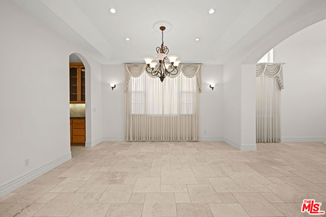 1756 Ruhland Avenue, Manhattan Beach CA: https://media.crmls.org/mediaz/32885ab9-584b-406d-9f7e-4c242dc7fe94.jpg