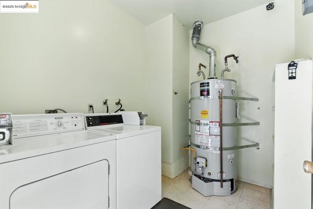 4336 Rilea Way, Oakland CA: https://media.crmls.org/mediaz/32888375-7c00-47c9-89d2-6141e5d88dc7.jpg