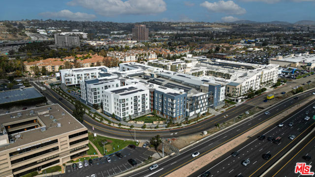 5075 Camino De La Siesta, San Diego CA: https://media.crmls.org/mediaz/32890f69-5fcb-4348-b405-766ae74d48d4.jpg