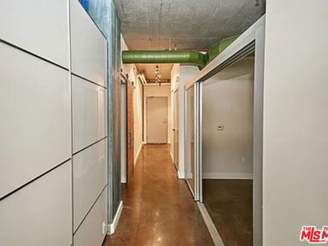 645 W 9th Street, Los Angeles CA: https://media.crmls.org/mediaz/328949ef-30bb-42d2-825c-08924f0edb36.jpg