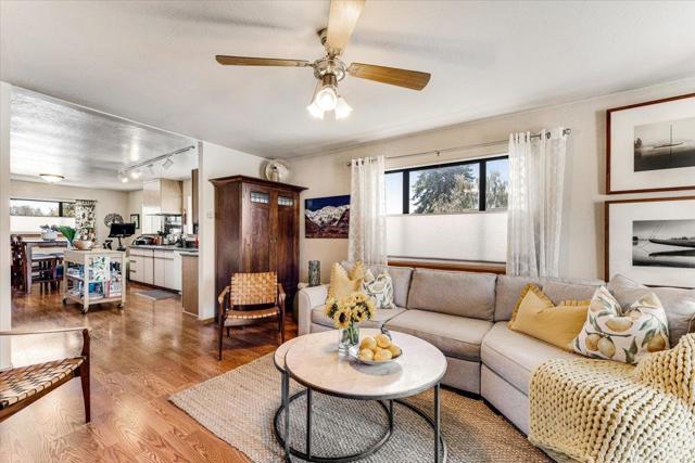 522 Oak Drive, Capitola CA: https://media.crmls.org/mediaz/328a329b-4e37-481a-b833-721ffad586db.jpg
