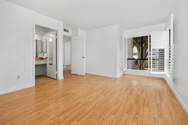 9120 GRAMERCY DR, San Diego CA: https://media.crmls.org/mediaz/328a7b01-fa20-47ad-8112-e8043cb07930.jpg