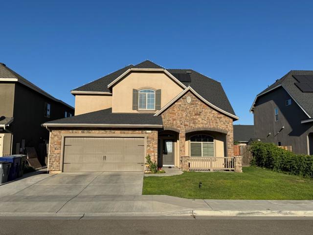 3329 N Shelly Avenue, Fresno CA: https://media.crmls.org/mediaz/328aa944-72bb-4e8a-92da-939a960dd67e.jpg