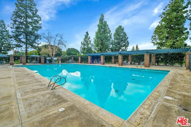 16424 Bubbling View Circle, Cerritos CA: https://media.crmls.org/mediaz/328aba6b-b60a-40c1-b157-f867b3eaee99.jpg