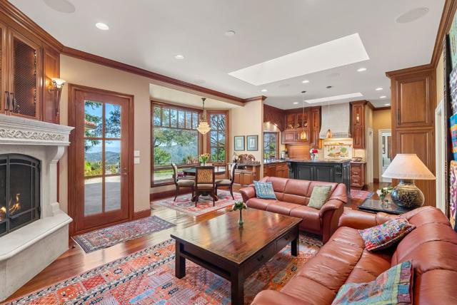 21106 Brush Road, Los Gatos CA: https://media.crmls.org/mediaz/328add36-ed25-4719-b5bc-efb6cde9173a.jpg