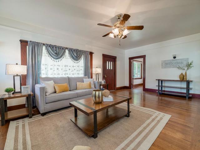 906 West Street, Hollister CA: https://media.crmls.org/mediaz/328ae761-5b14-4464-9313-937d71a2a3ab.jpg