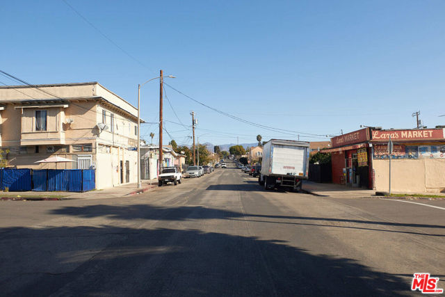 701 N Fickett Street, Los Angeles CA: https://media.crmls.org/mediaz/328b1528-db9d-4dbc-ab98-212d2c843830.jpg