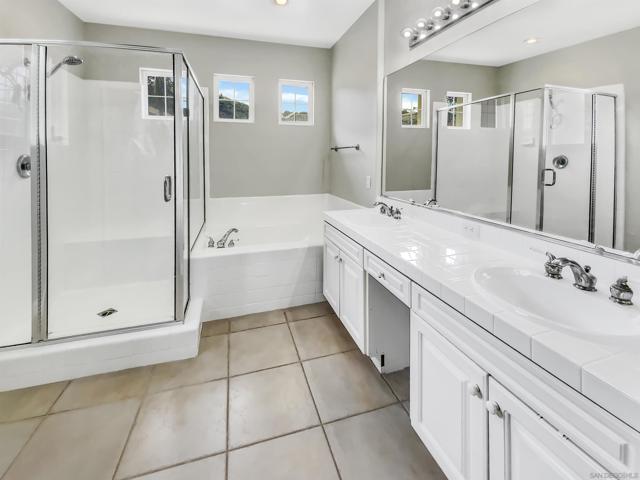 6125 Flagstone Row, La Jolla CA: https://media.crmls.org/mediaz/328b786b-3f85-4eca-9299-64553eabe23e.jpg