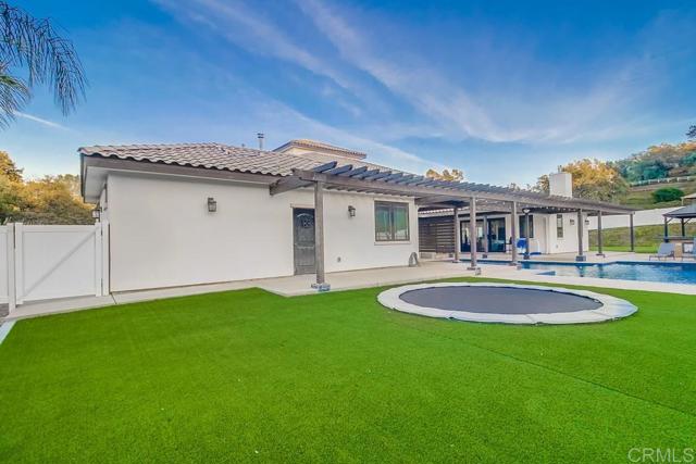 2184 Pacific Crest Dr, Alpine CA: https://media.crmls.org/mediaz/328bd770-5c53-4b1e-9b03-b0120b89a654.jpg
