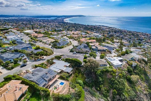 Image 40 of 41 For 896 La Jolla Rancho Rd
