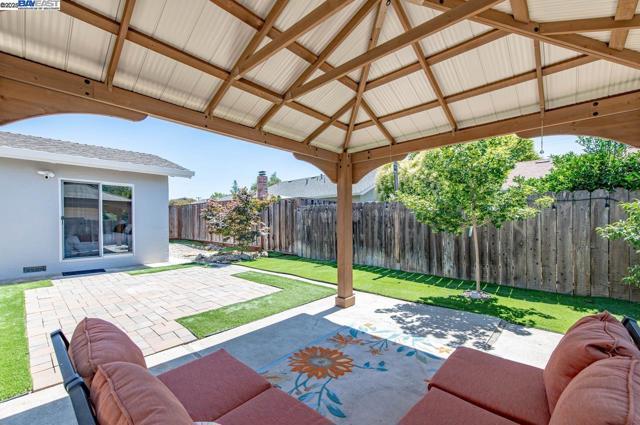 285 Edythe St, Livermore CA: https://media.crmls.org/mediaz/328cffaf-c671-4323-ab1a-a0cd5b225664.jpg