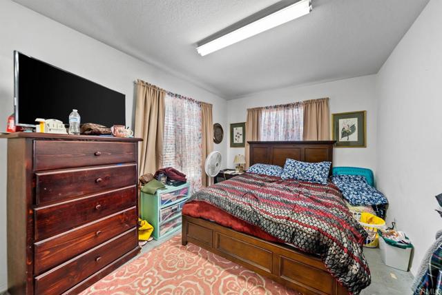 Detail Gallery Image 17 of 34 For 1999 Pecan Tree St, Hemet,  CA 92545 - 4 Beds | 2/1 Baths