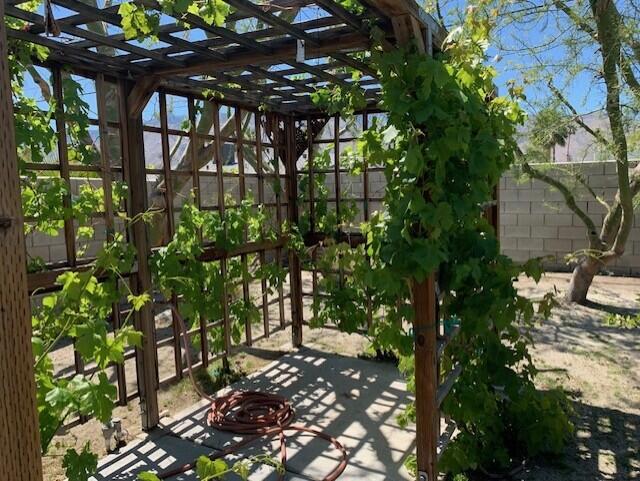 3045 N Cerritos Road, Palm Springs CA: https://media.crmls.org/mediaz/328e8628-bbb9-42a9-bc3c-784625f7db42.jpg