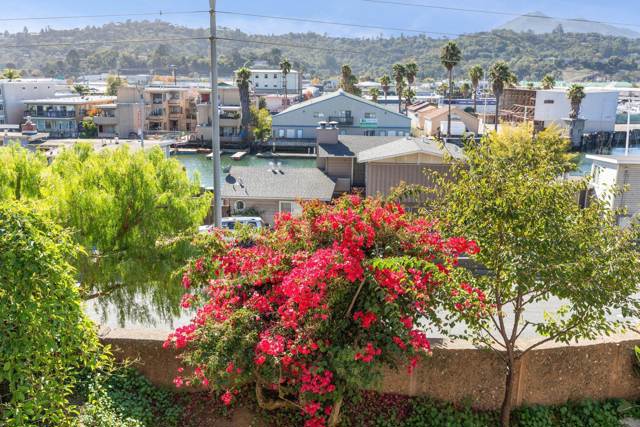 28 Marina Court Dr, San Rafael CA: https://media.crmls.org/mediaz/328f6a40-29b6-42db-be54-8ba4e56ab239.jpg