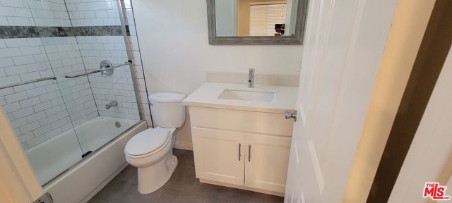 1493 W 47th Street, Los Angeles CA: https://media.crmls.org/mediaz/32905cc5-abb5-4578-b283-e59f4aaee73e.jpg