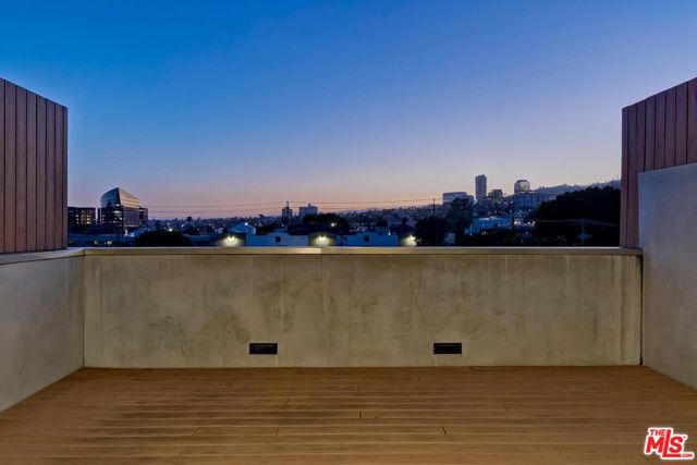 855 N Croft Avenue, Los Angeles CA: https://media.crmls.org/mediaz/3290a85c-d022-40a9-a103-0ce760f36ca6.jpg