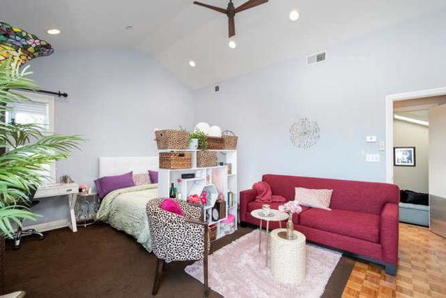2044 Fairmont Drive, San Mateo CA: https://media.crmls.org/mediaz/3290e62d-7f66-498b-9738-2169cb1aca87.jpg