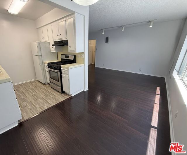 11570 Nebraska Avenue, Los Angeles CA: https://media.crmls.org/mediaz/32911b4f-b8e9-4794-bba4-2f49c736711a.jpg