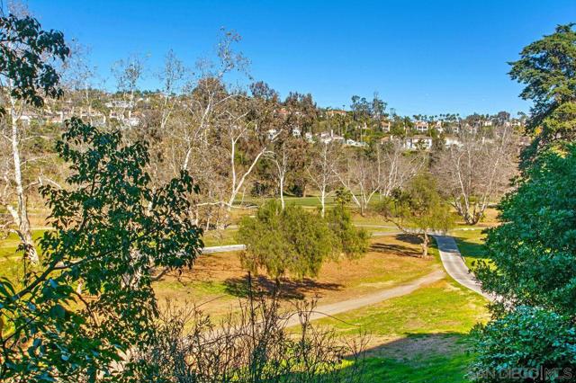 2564 Navarra Dr, Carlsbad CA: https://media.crmls.org/mediaz/329121b1-d831-4d57-9caa-13e59f91387a.jpg