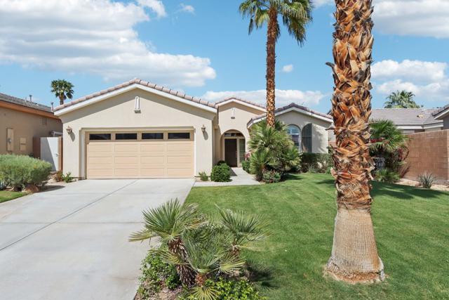 81772 Rustic Canyon Drive, La Quinta CA: https://media.crmls.org/mediaz/3291539e-5206-4f7a-87f2-fae893d2d208.jpg