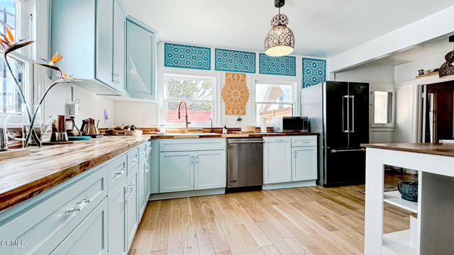 632 Mariposa Avenue, Los Angeles CA: https://media.crmls.org/mediaz/3293275f-7f1c-4c4d-b6a4-fa68fef80648.jpg