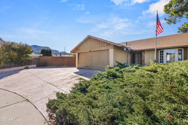 4260 Dalewood Circle, Newbury Park CA: https://media.crmls.org/mediaz/32940f71-9603-446d-9216-bbb01d88f77d.jpg