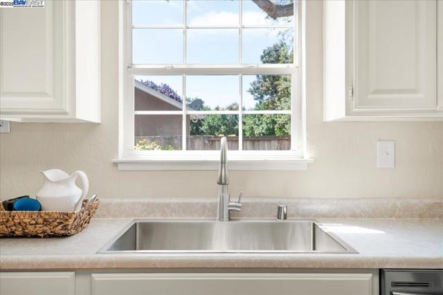 7551 Buckeye Pl, Newark CA: https://media.crmls.org/mediaz/32947edc-e416-4ec4-8004-4858aaf7f6d0.jpg