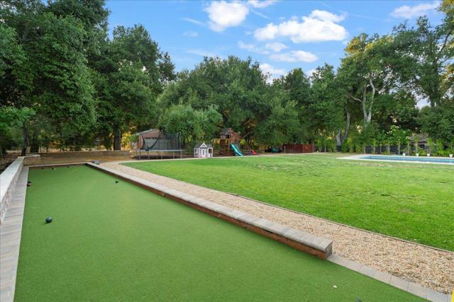 15211 Becky Lane, Monte Sereno CA: https://media.crmls.org/mediaz/32949287-68b5-4b05-8b73-4ce1a5d7bd09.jpg