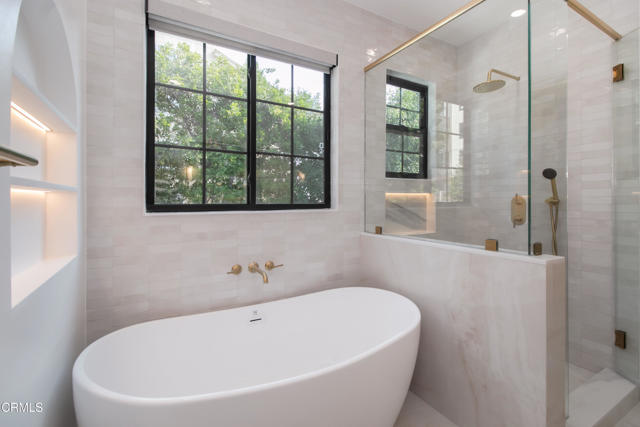 Detail Gallery Image 18 of 26 For 1722 N Vista Street St, Los Angeles,  CA 90046 - 4 Beds | 4 Baths