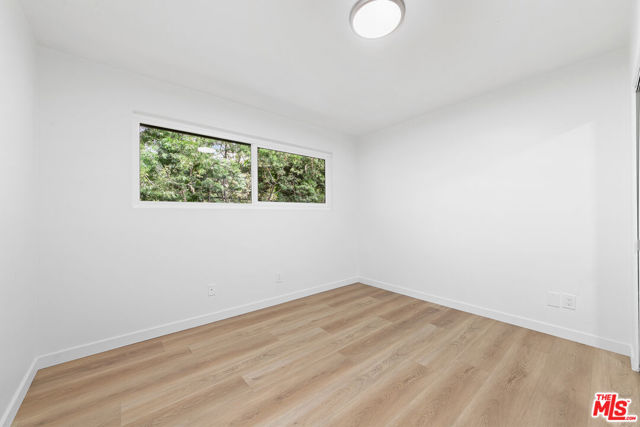 656 N Bonhill Road, Los Angeles CA: https://media.crmls.org/mediaz/329585c7-2ed5-4953-b5a6-ca365aab78f2.jpg