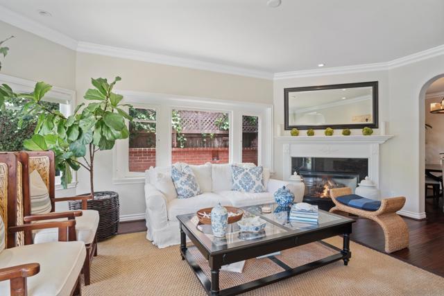 7824 Exchange Pl, La Jolla CA: https://media.crmls.org/mediaz/3295963d-4a21-4495-8d19-f78d2e9b05a7.jpg