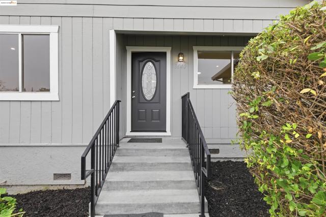 3640 Sun View Terrace, Concord CA: https://media.crmls.org/mediaz/3295f21a-535e-496c-974b-e0e7cc7c80e1.jpg