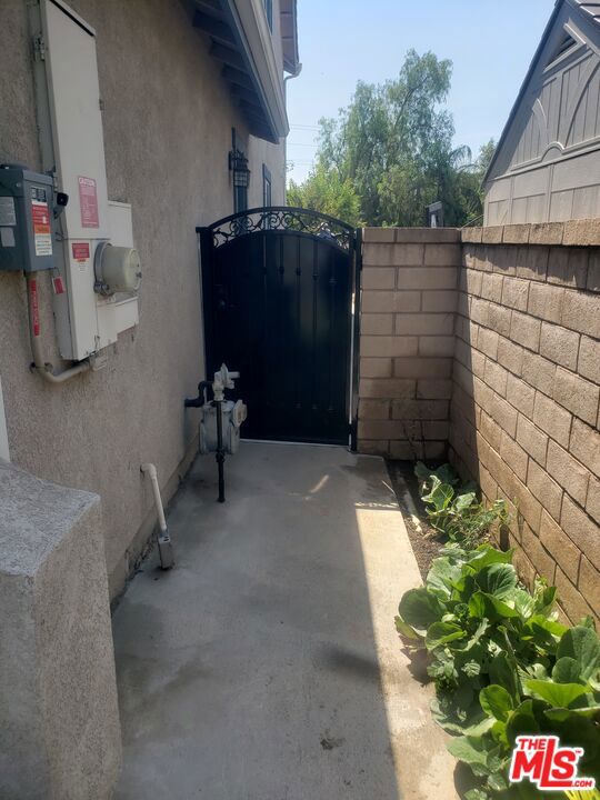 11875 Cedarbrook Place, Rancho Cucamonga CA: https://media.crmls.org/mediaz/32963ce6-6382-4653-8995-78ffde452761.jpg