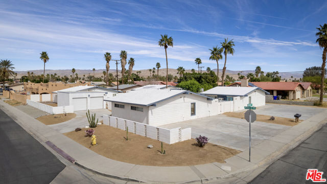 Image 17 of 18 For 68080 Risueno Road