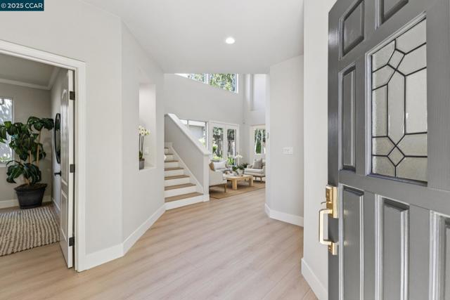 24 Volterra Ct, Danville CA: https://media.crmls.org/mediaz/32973e23-5f5d-4c0c-a1c2-b575b3a16800.jpg