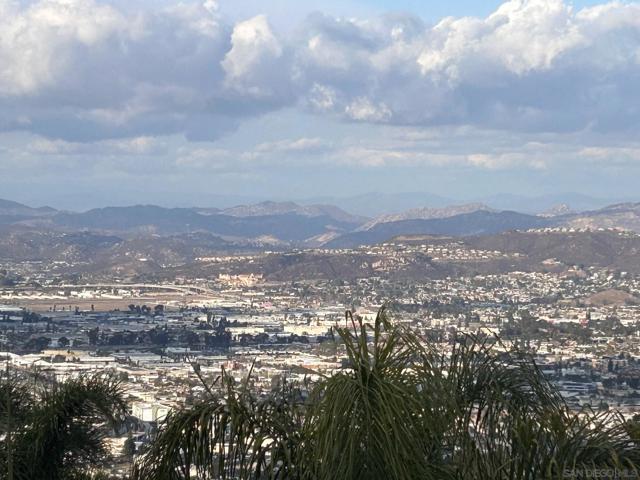 Image 4 of 37 For 4742 Mt. Helix Drive
