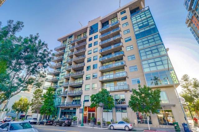 1494 Union, San Diego CA: https://media.crmls.org/mediaz/3297a825-1fd3-4837-ad1d-f7201aba4c49.jpg