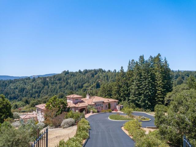 2053 Weston Road, Scotts Valley CA: https://media.crmls.org/mediaz/32994239-491e-4d83-8ed0-6570a559beb3.jpg