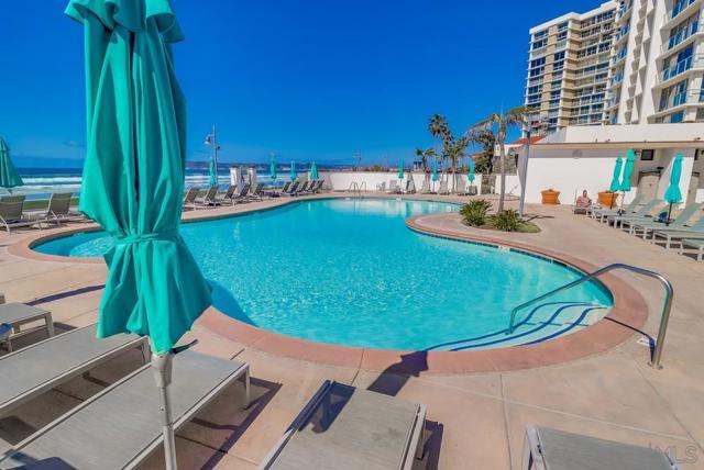 1730 Avenida Del Mundo, Coronado CA: https://media.crmls.org/mediaz/329af2f3-be18-45f2-8253-e2390eb30eec.jpg