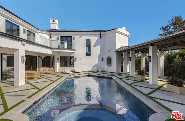 7052 Dume Drive, Malibu CA: https://media.crmls.org/mediaz/329b470a-a8a1-4b66-8be1-92f168c532ea.jpg