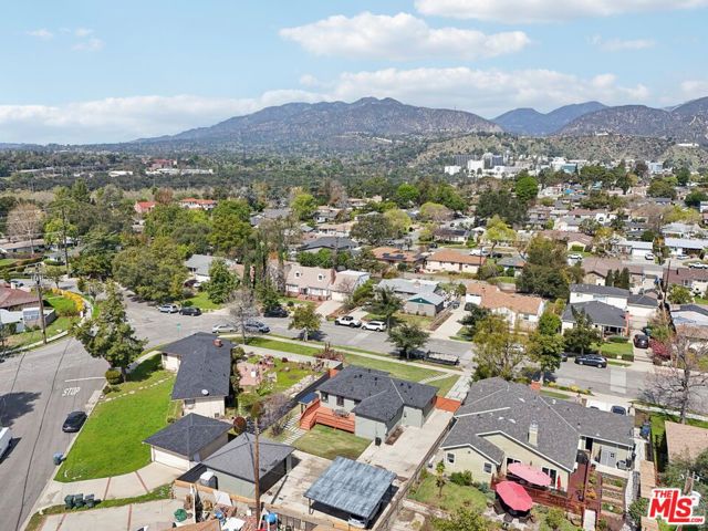 910 Arwin Street, Pasadena CA: https://media.crmls.org/mediaz/329ba3a8-6521-400f-b16c-afcc3514feaa.jpg