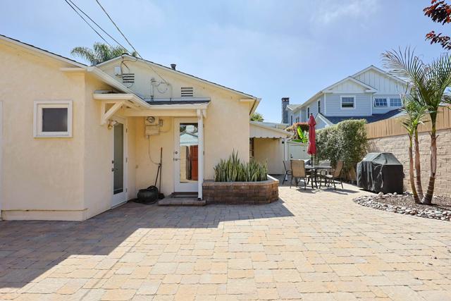 518 5th Street, Coronado CA: https://media.crmls.org/mediaz/329bed12-9ac2-4809-8d11-353803e6da34.jpg