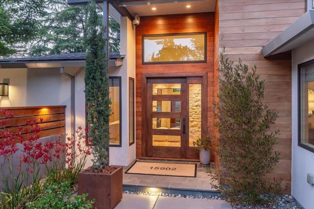 15902 Rochin Terrace, Los Gatos CA: https://media.crmls.org/mediaz/329d0a3e-fb5a-49dc-bb62-f8f4523646fe.jpg